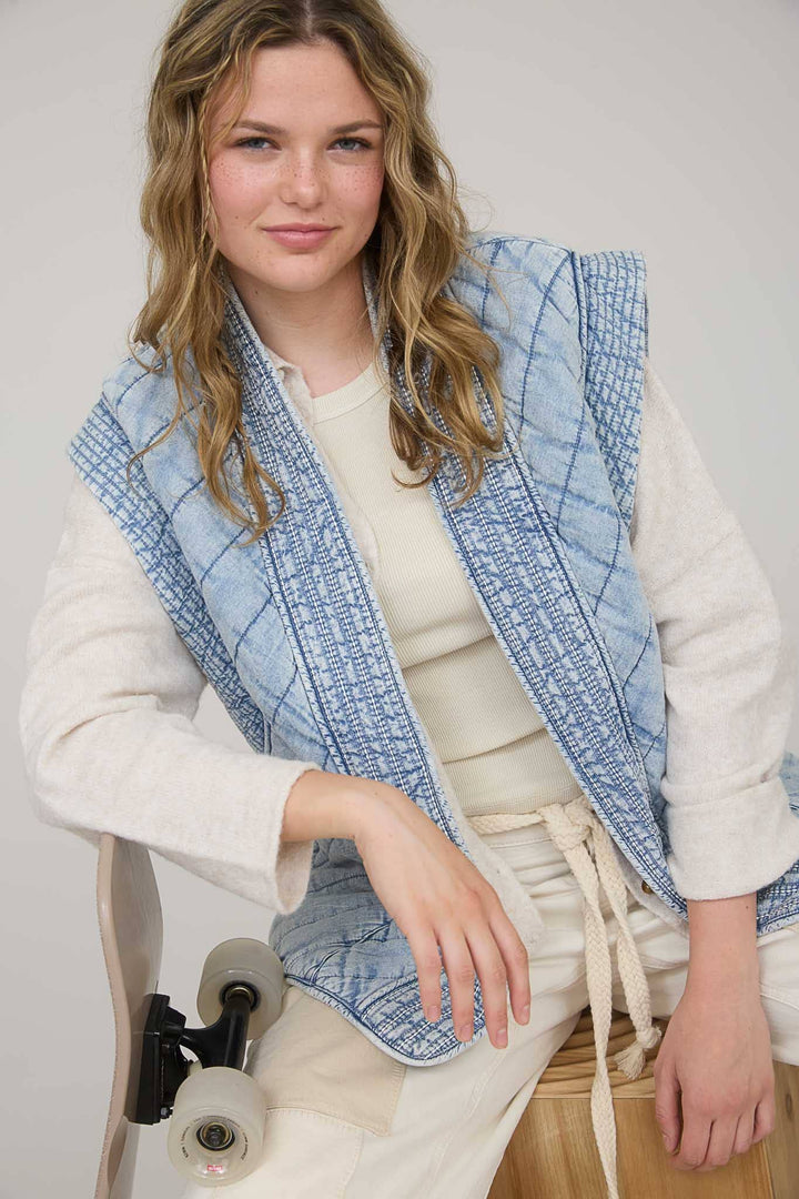 WASHED DENIM QUILTED SHAWL VEST